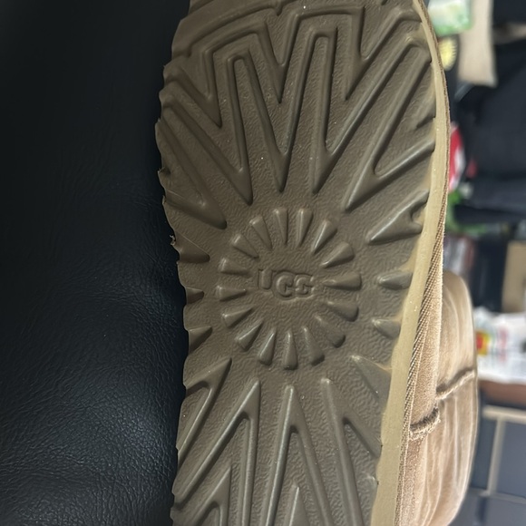 UGGs Tan Boots ! - Picture 8 of 8